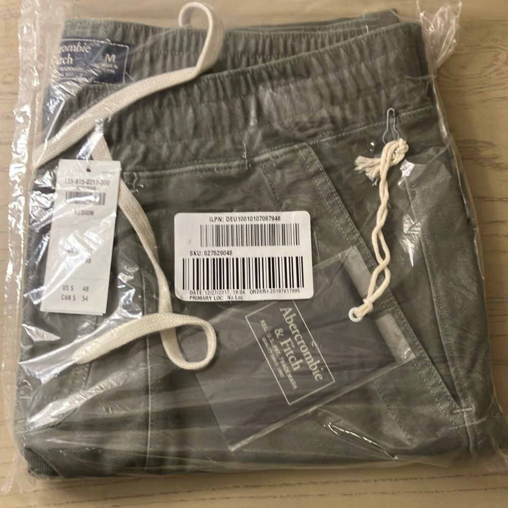 Abercrombie and Fitch new with tags heavenly soft stretch twill olive Medium - Picture 3 of 6